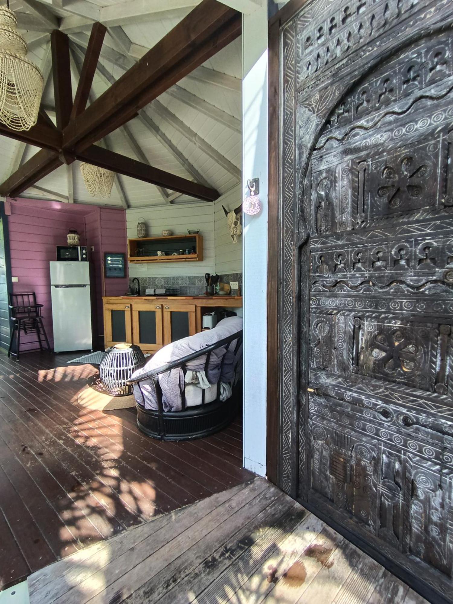 Tiki Paradise Lodge Fwi Сент-Анн Екстер'єр фото
