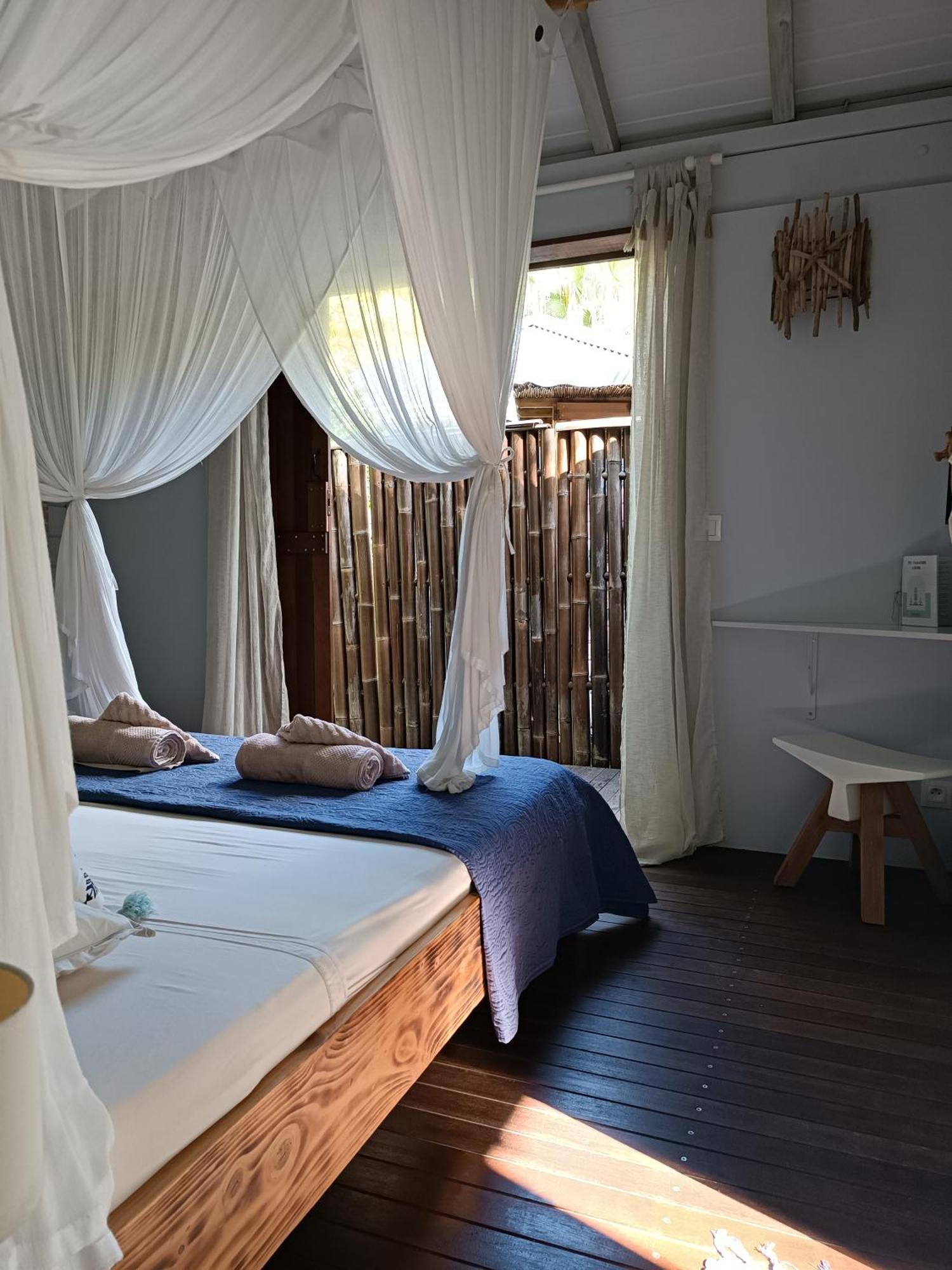 Tiki Paradise Lodge Fwi Сент-Анн Екстер'єр фото