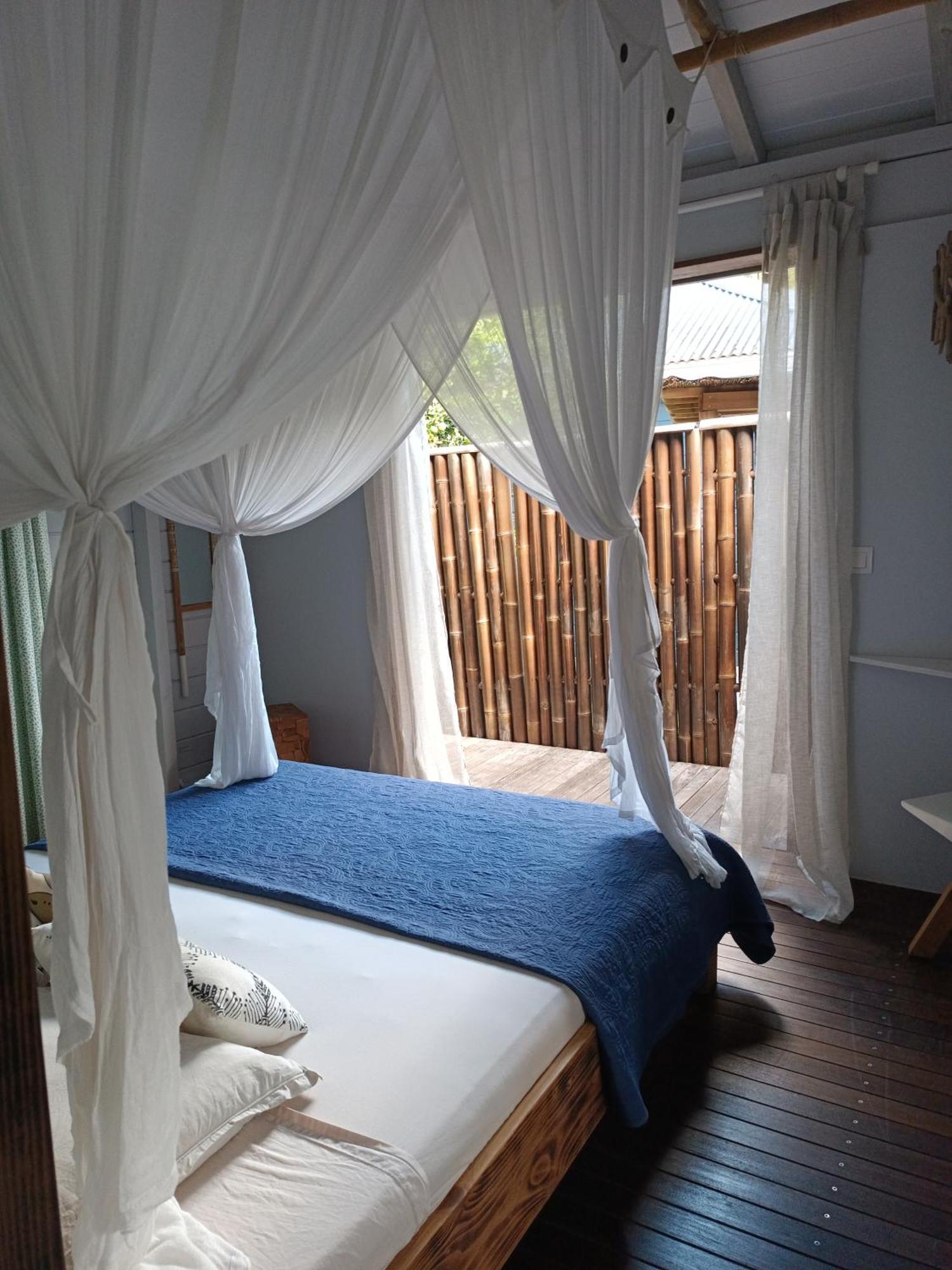 Tiki Paradise Lodge Fwi Сент-Анн Екстер'єр фото